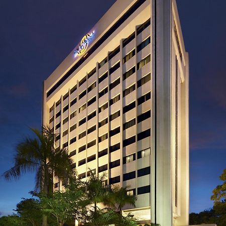 Singgasana Hotel มากาซาร์ ภายนอก รูปภาพ