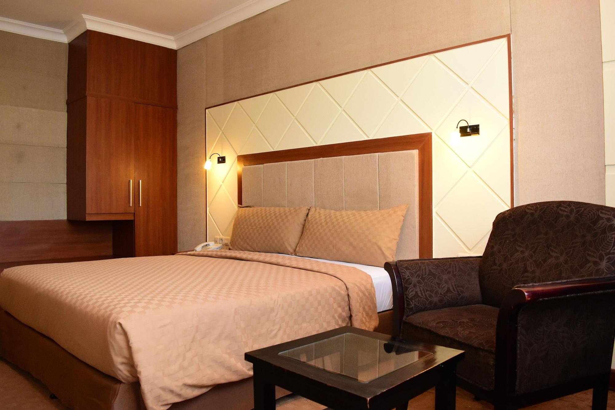 Singgasana Hotel มากาซาร์ ภายนอก รูปภาพ