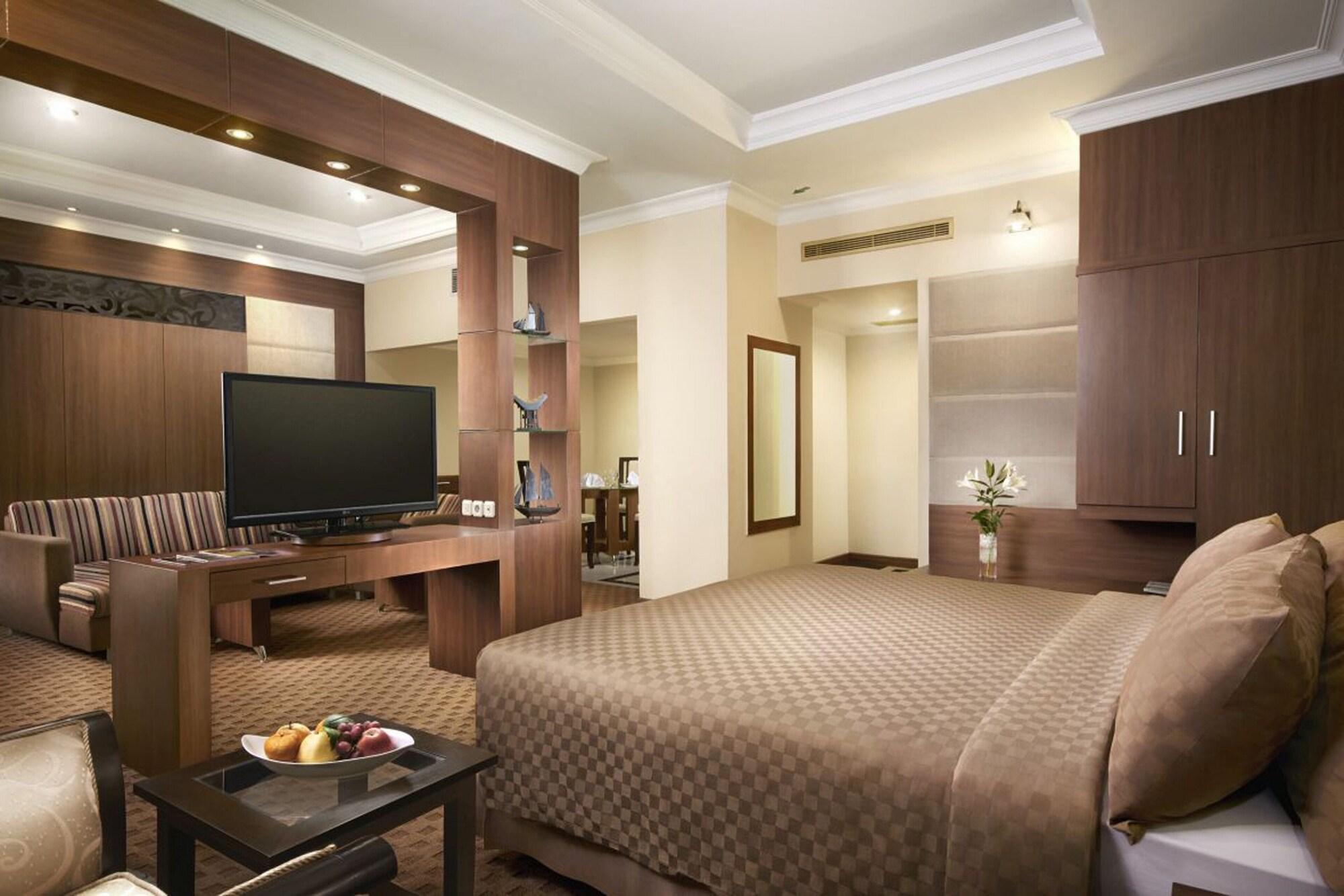 Singgasana Hotel มากาซาร์ ภายนอก รูปภาพ