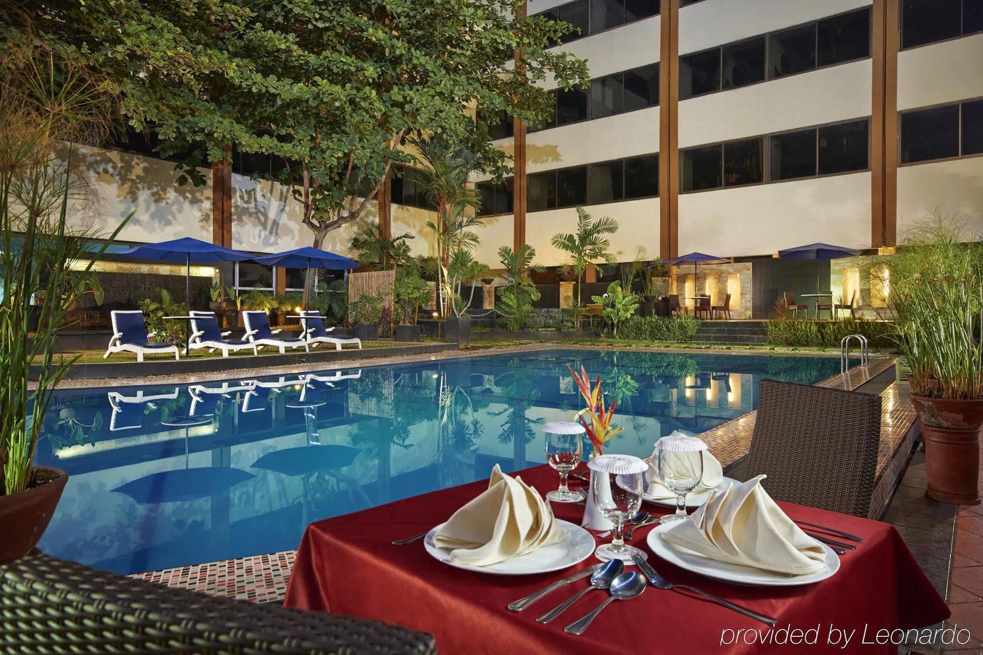 Singgasana Hotel มากาซาร์ ภายนอก รูปภาพ