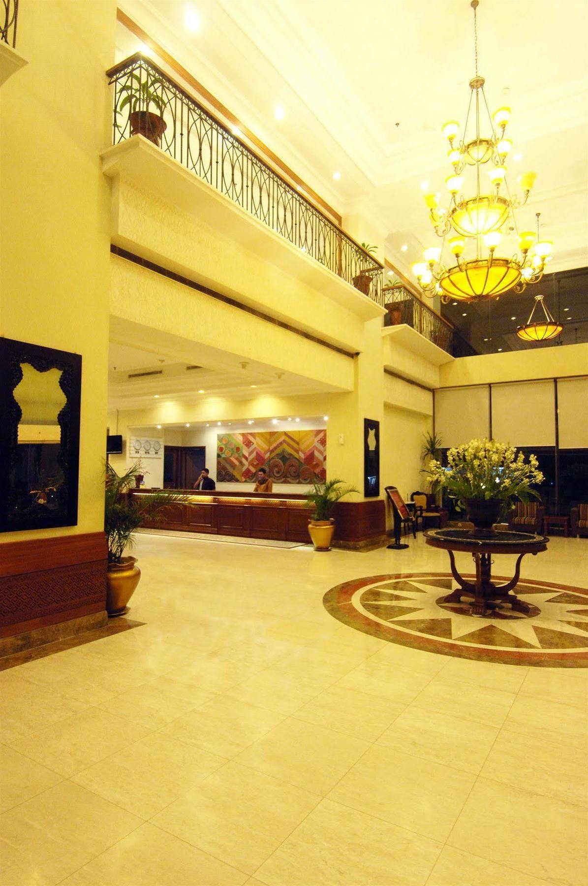 Singgasana Hotel มากาซาร์ ภายนอก รูปภาพ