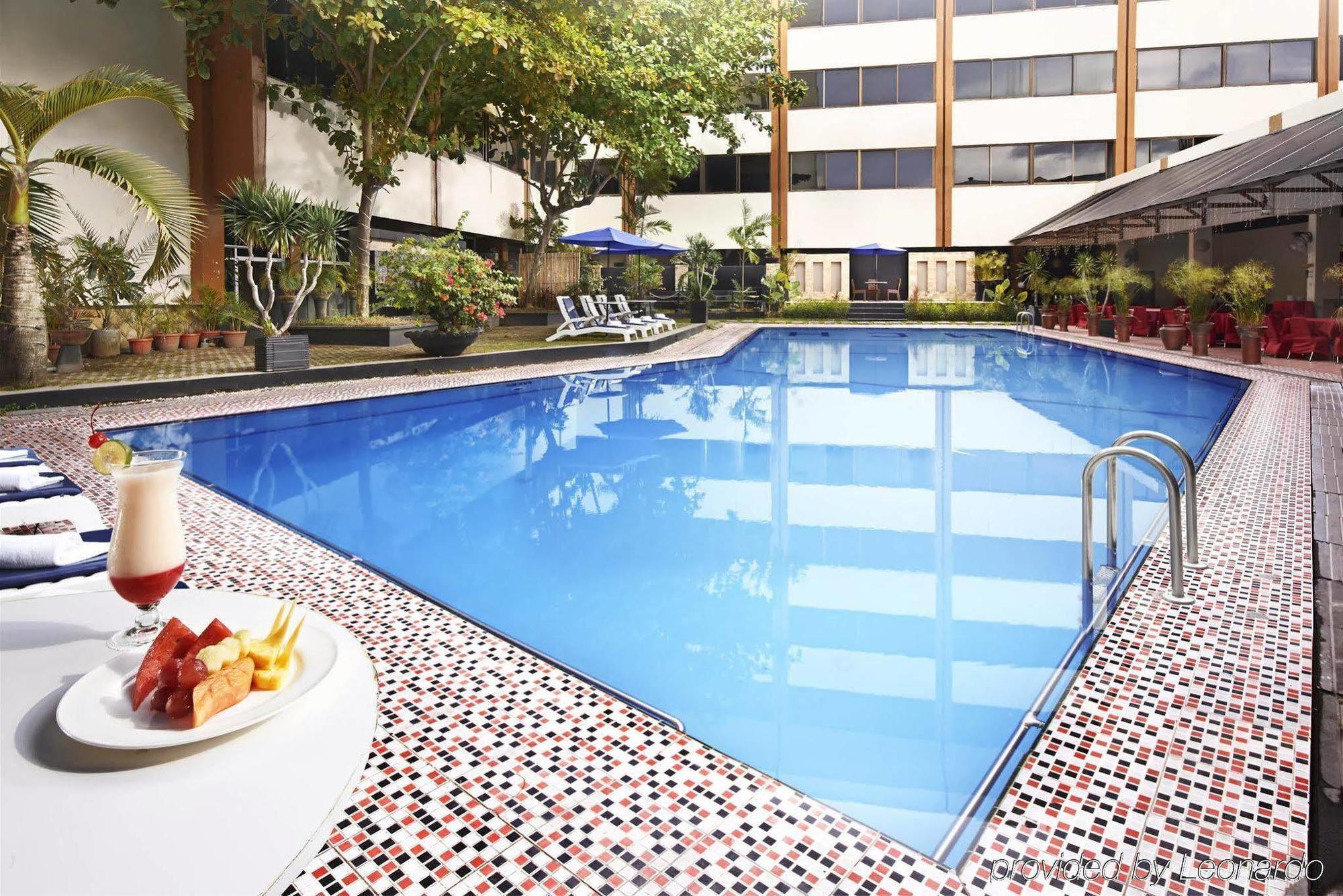 Singgasana Hotel มากาซาร์ ภายนอก รูปภาพ